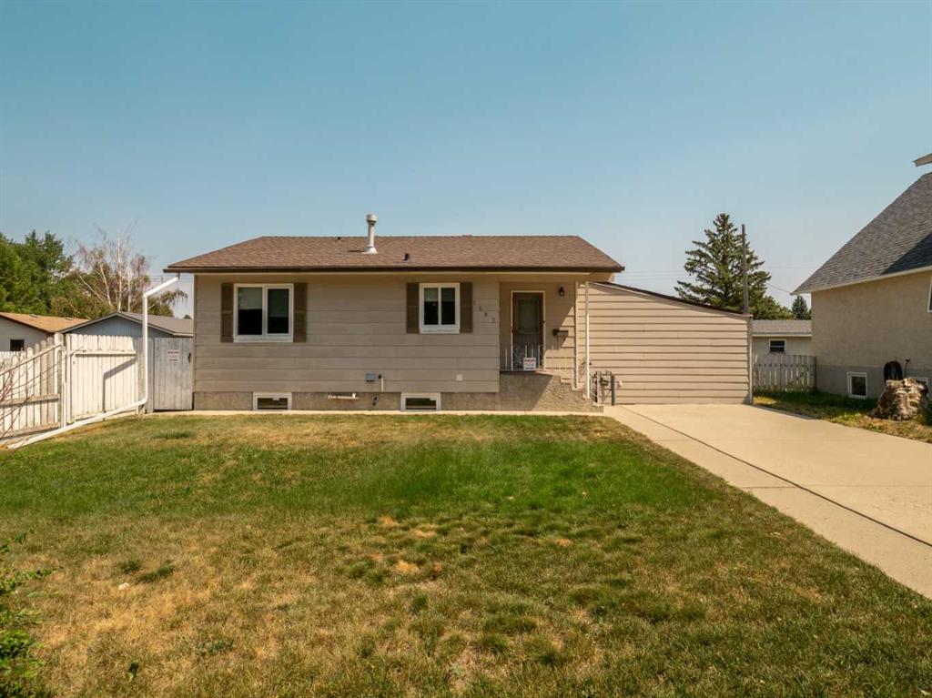 Picture of 1507 13 Street N, Lethbridge Real Estate Listing