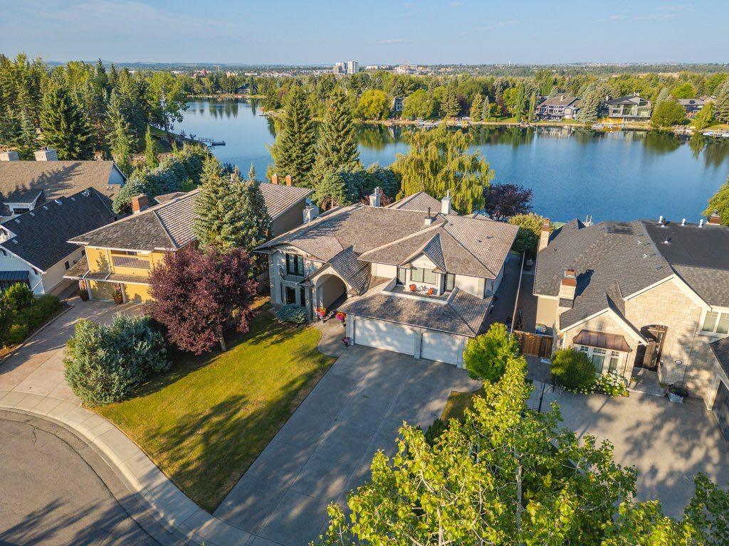 Picture of 819 Lake Placid Drive SE, Calgary Real Estate Listing