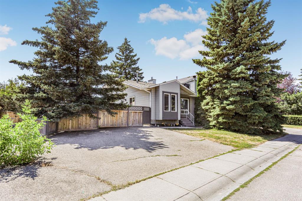 Picture of 271 Deersaxon Circle SE, Calgary Real Estate Listing