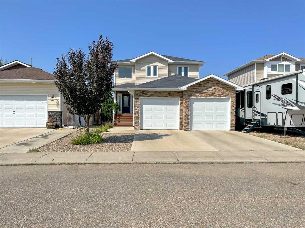 Picture of 938 Manor Place , Redcliff Real Estate Listing