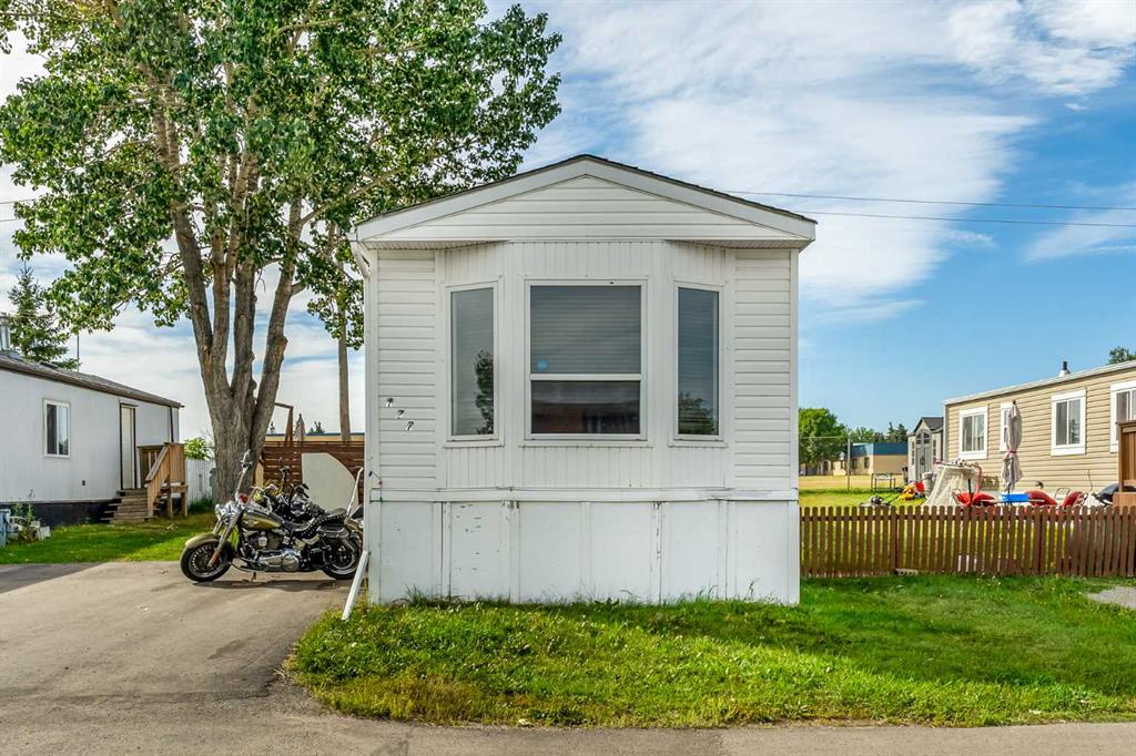 Picture of 127 Sunset Way NE, High River Real Estate Listing