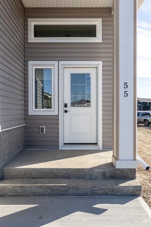 Picture of 55 Somerside Gate SE, Medicine Hat Real Estate Listing