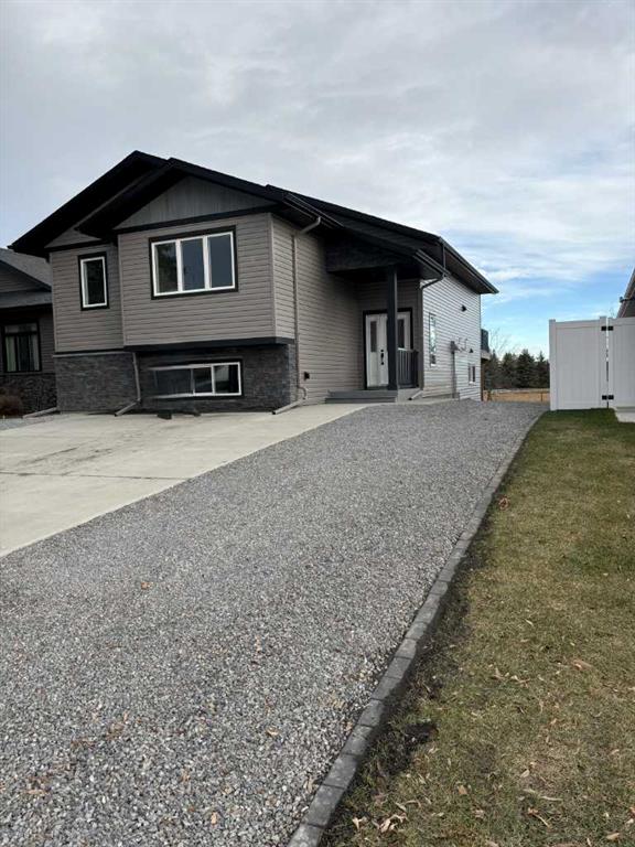 Picture of 5032 59 Street , Innisfail Real Estate Listing