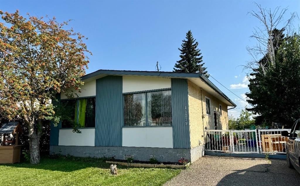 Picture of 11229 107 Avenue , Fairview Real Estate Listing