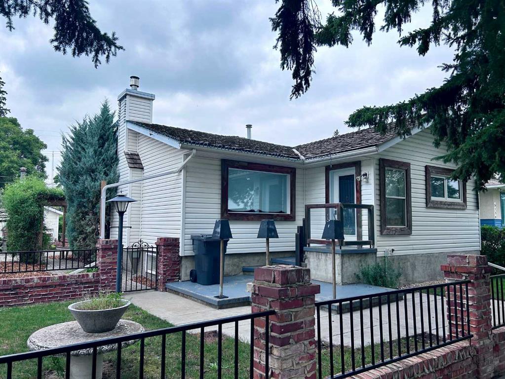 Picture of 5132 48 Street , Mannville Real Estate Listing