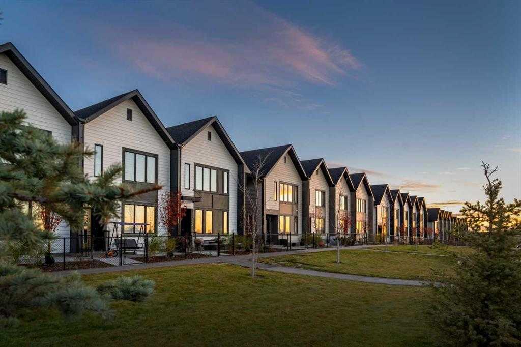 Picture of 264 South Point Greenway SW, Airdrie Real Estate Listing