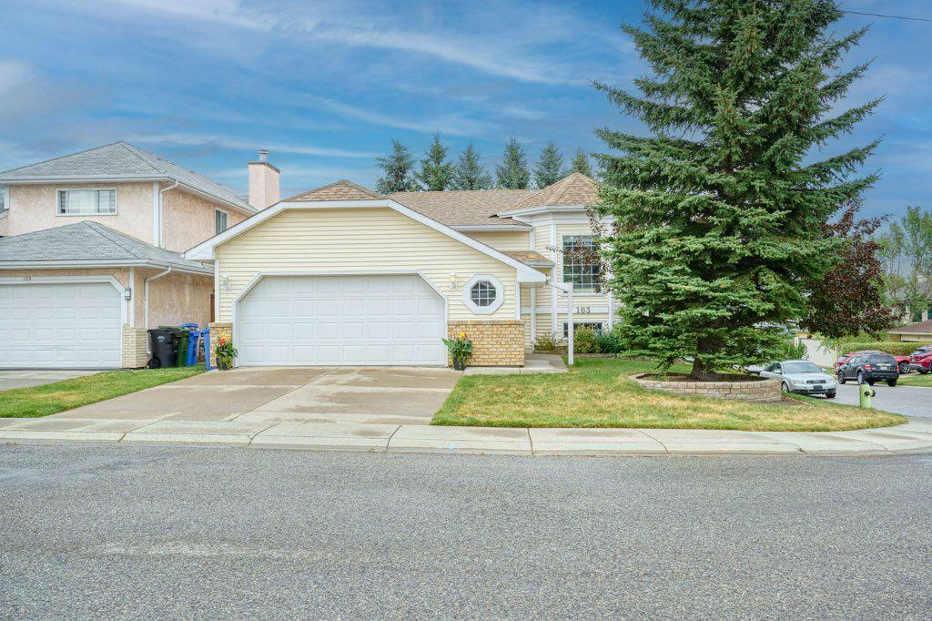 Picture of 163 Sandringham Close NW, Calgary Real Estate Listing