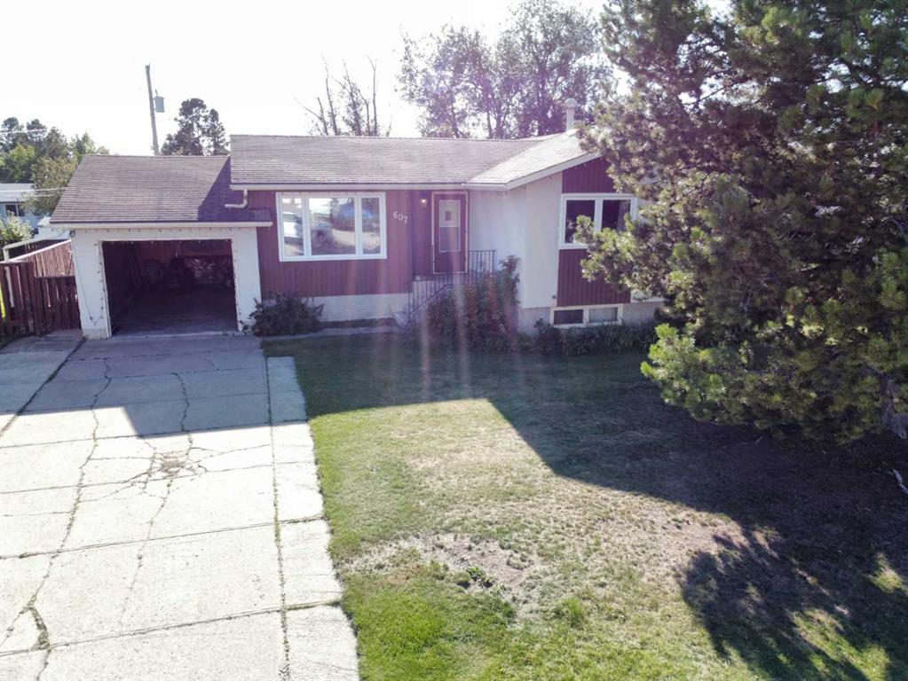 Picture of 607 7 Avenue , Fox Creek Real Estate Listing