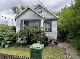 Picture of 629 2 Avenue NE, Calgary Real Estate Listing