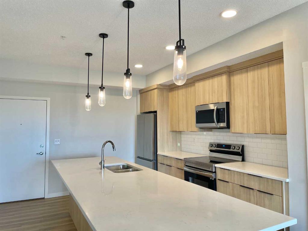 Picture of 406, 40 Carrington Plaza NW, Calgary Real Estate Listing