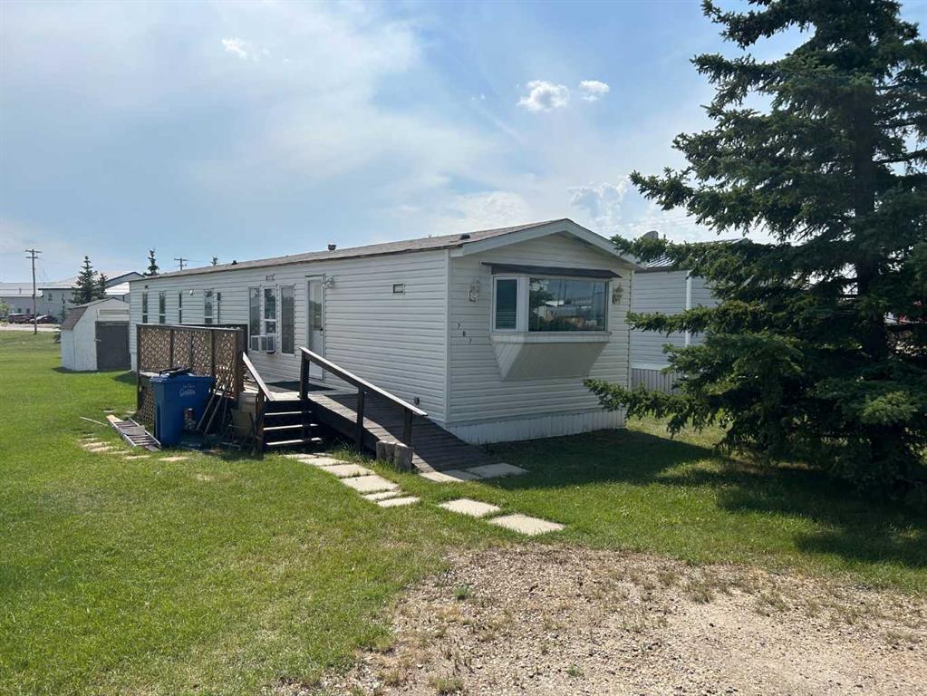 Picture of 707 Highfield Drive , Carstairs Real Estate Listing