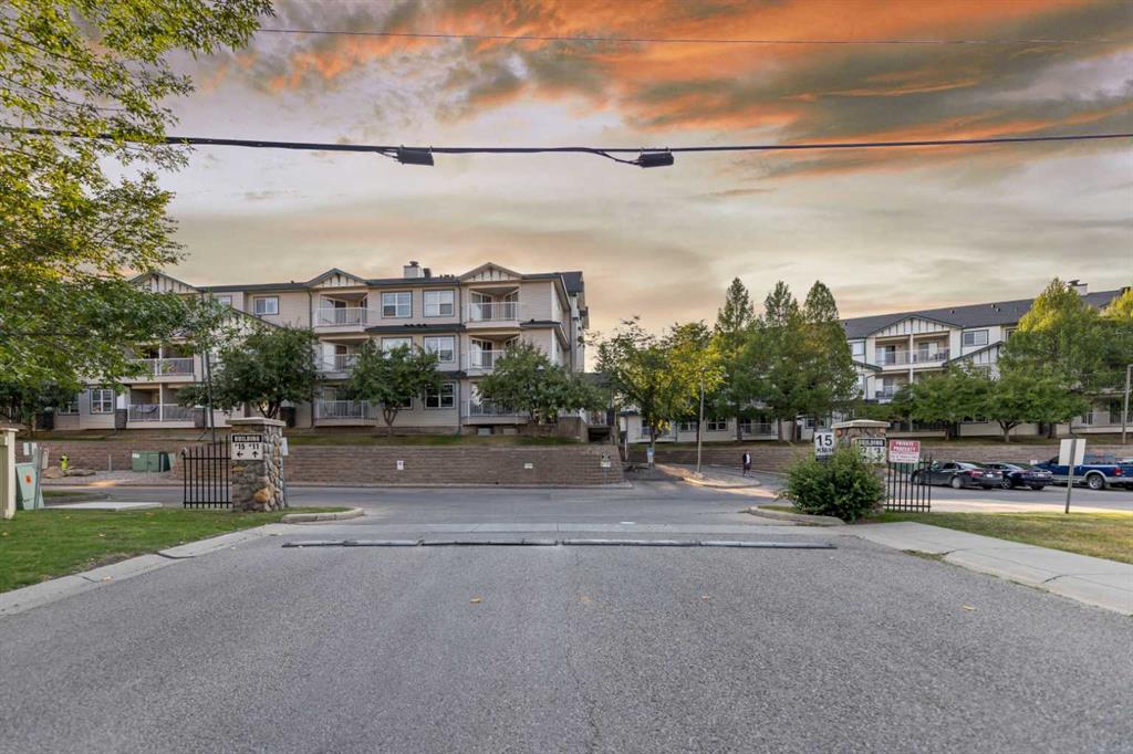 Picture of 207, 11 Somervale View SW, Calgary Real Estate Listing