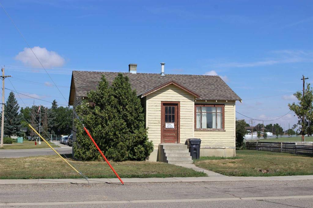 Picture of 656 Crescent Avenue , Picture Butte Real Estate Listing