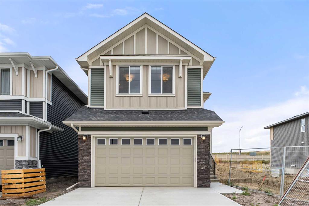 Picture of 921 Bayview Heights SW, Airdrie Real Estate Listing