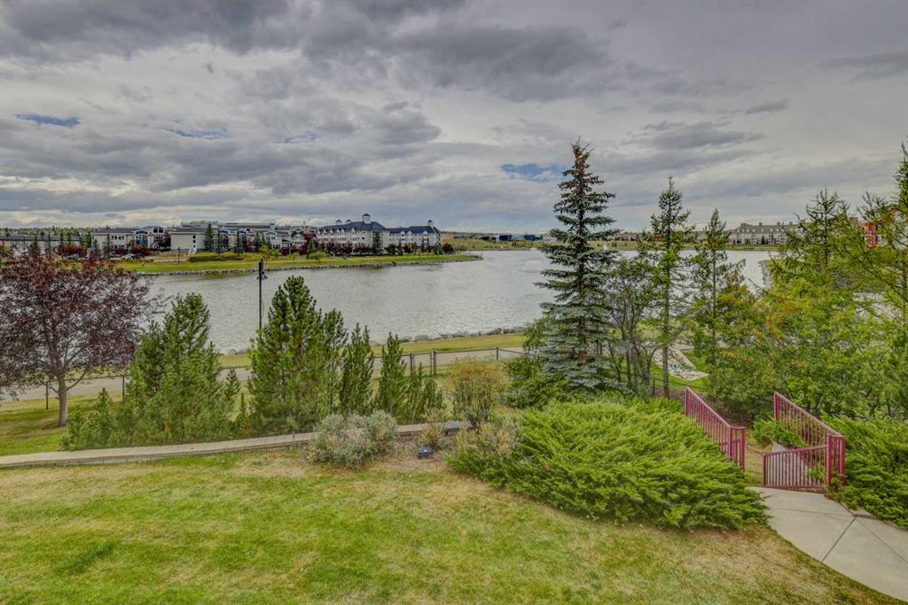 Picture of 205, 8 Country Village Bay NE, Calgary Real Estate Listing