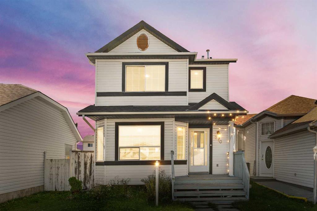 Picture of 210 Saratoga Close NE, Calgary Real Estate Listing