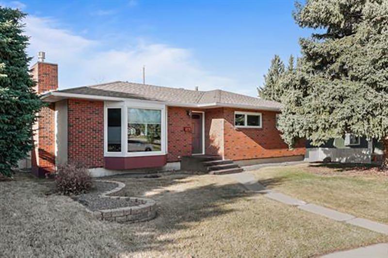 Picture of 4012 Chatham Place NW, Calgary Real Estate Listing