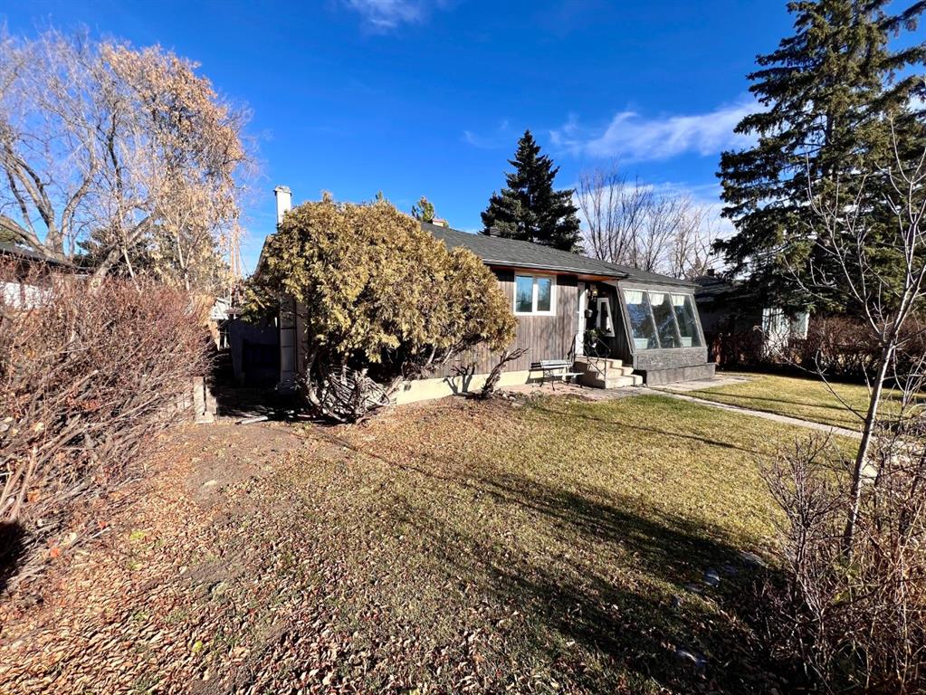 Picture of 4832 Worcester Drive SW, Calgary Real Estate Listing