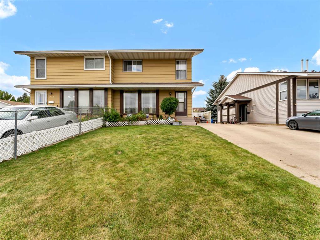 Picture of 219 Ross Glen Drive SE, Medicine Hat Real Estate Listing