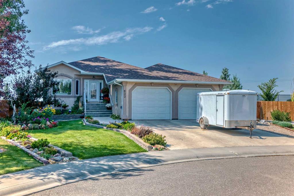 Picture of 633 Maple Place , Picture Butte Real Estate Listing