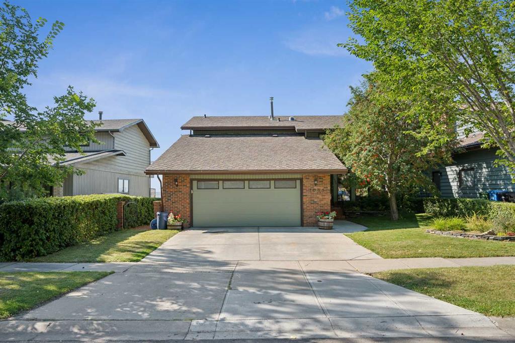 Picture of 7035 Edgemont Drive NW, Calgary Real Estate Listing