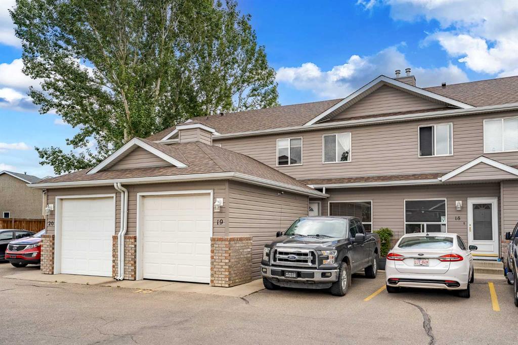 Picture of 19, 900 Allen Street SE, Airdrie Real Estate Listing