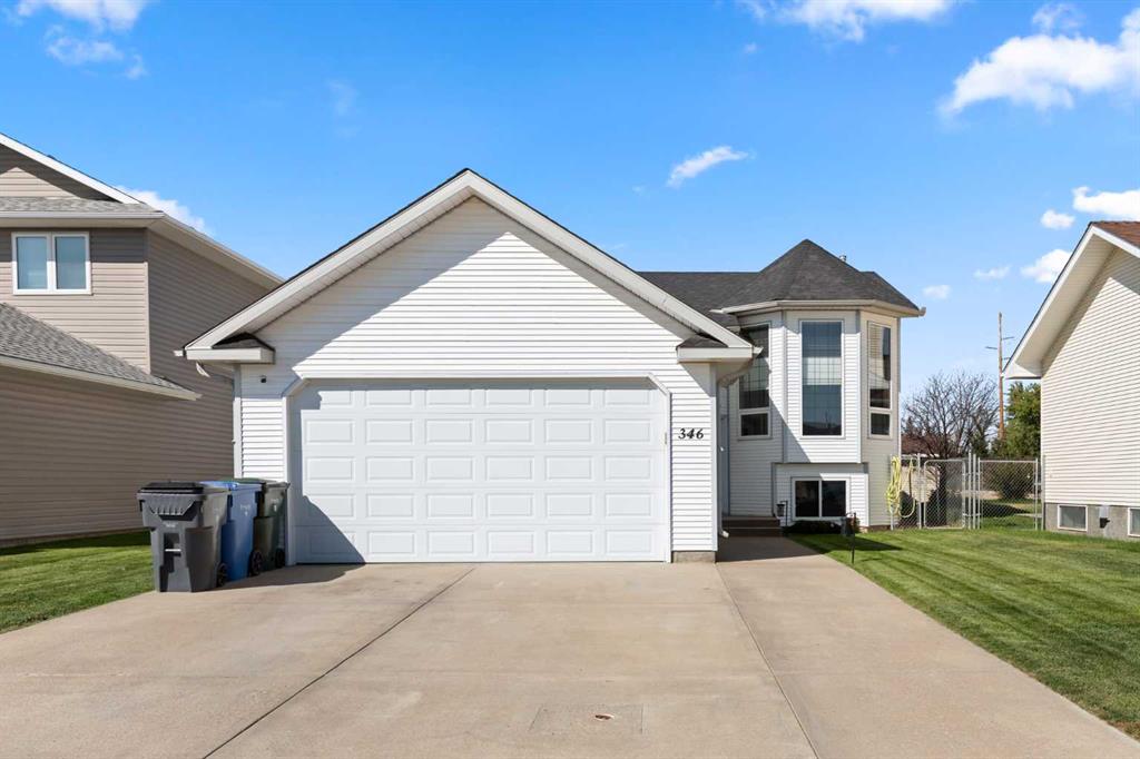 Picture of 346 Stratton Way SE, Medicine Hat Real Estate Listing