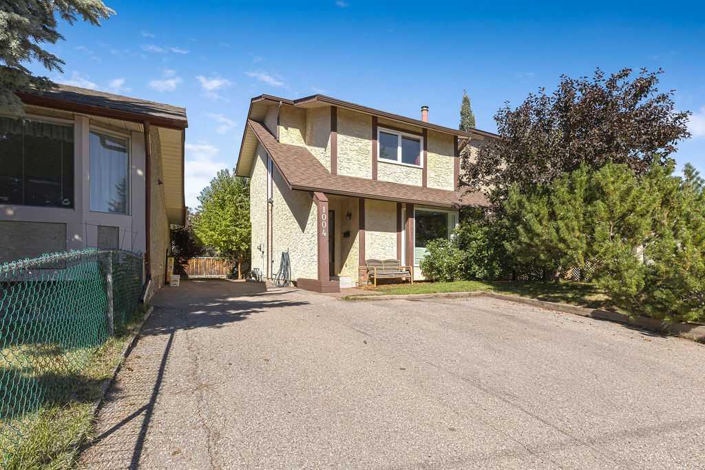 Picture of 1004 Woodview Crescent SW, Calgary Real Estate Listing