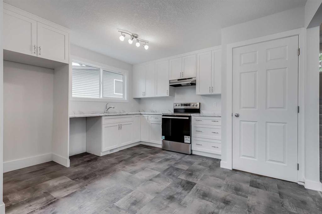 Picture of 171 Castleglen Way NE, Calgary Real Estate Listing