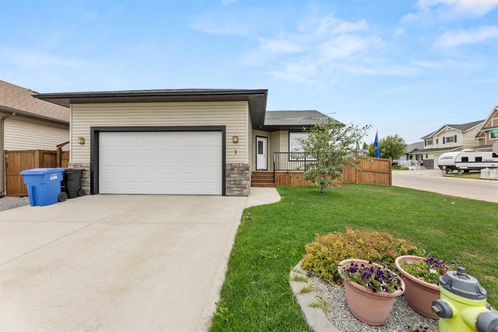 Picture of 1 Havenfield Drive , Carstairs Real Estate Listing