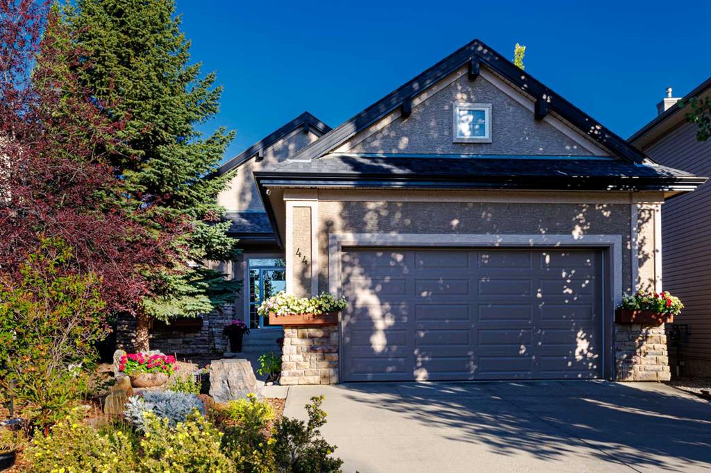 Picture of 44 Valley Crest Gardens NW, Calgary Real Estate Listing