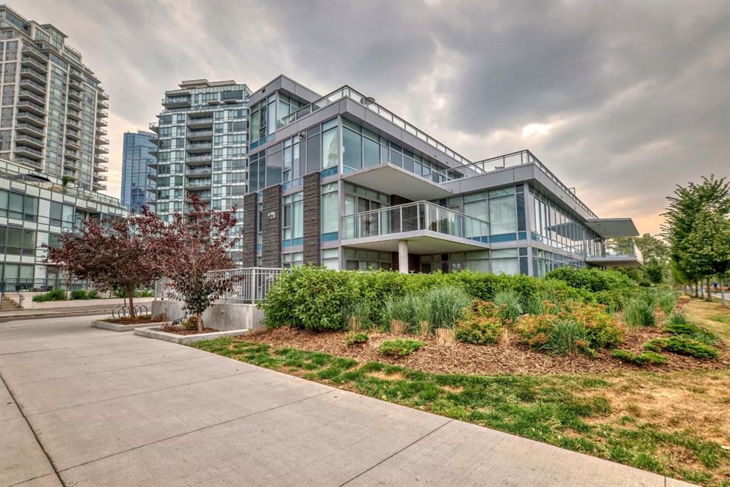 Picture of 202, 88 Waterfront Mews SW, Calgary Real Estate Listing