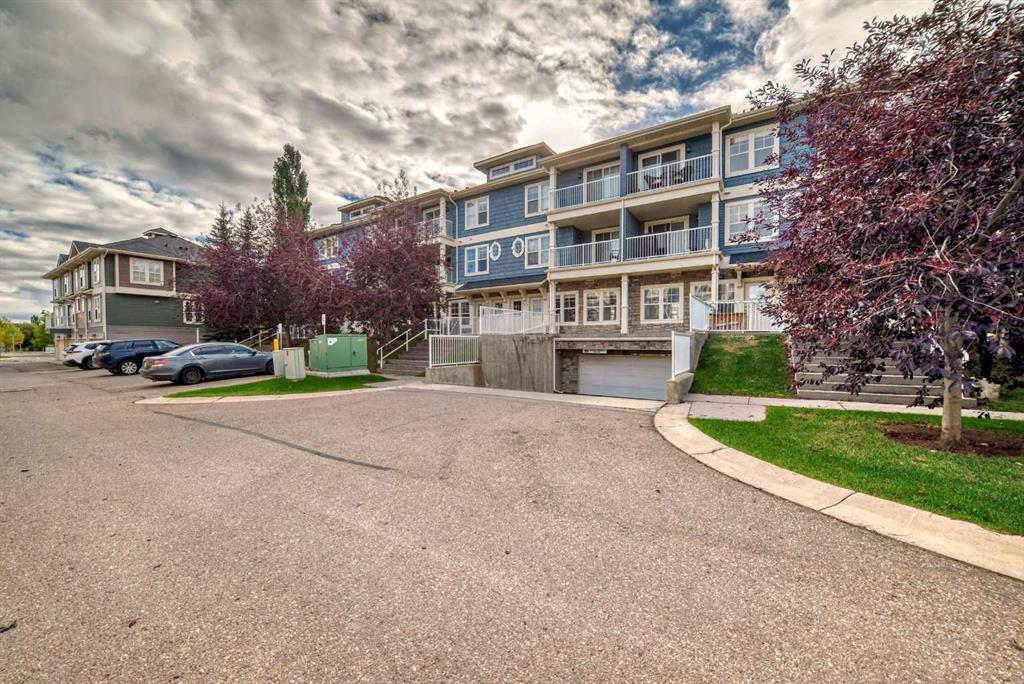 Picture of 77, 77 Auburn Bay Common SE, Calgary Real Estate Listing