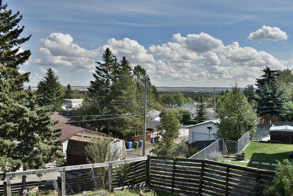 Picture of 1165 Hunterston Hill NW, Calgary Real Estate Listing