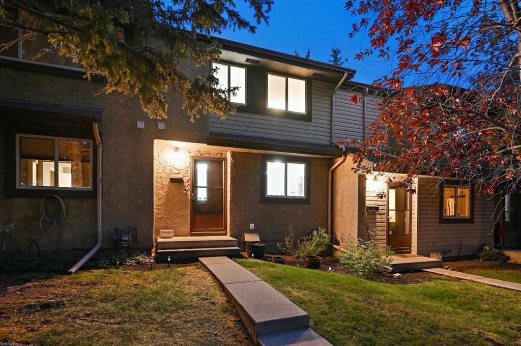 Picture of 45, 310 BROOKMERE Road SW, Calgary Real Estate Listing