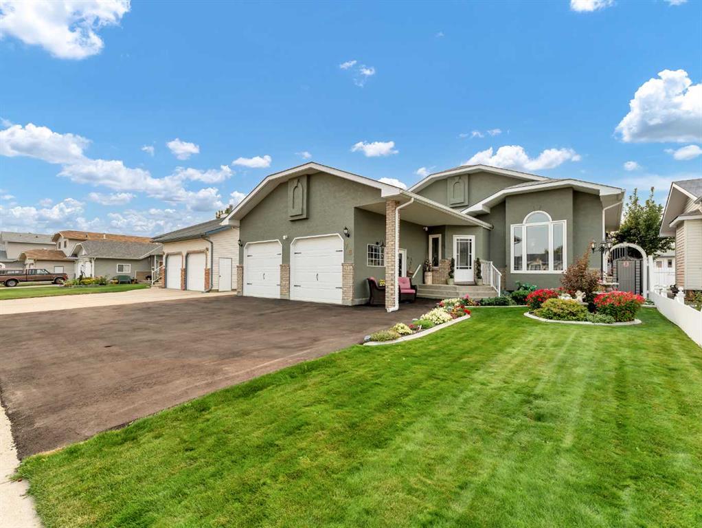 Picture of 76 Schneider Crescent SE, Medicine Hat Real Estate Listing