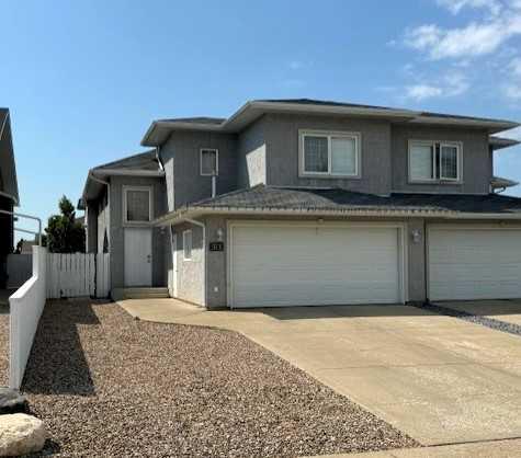 Picture of 513 Vista Drive SE, Medicine Hat Real Estate Listing