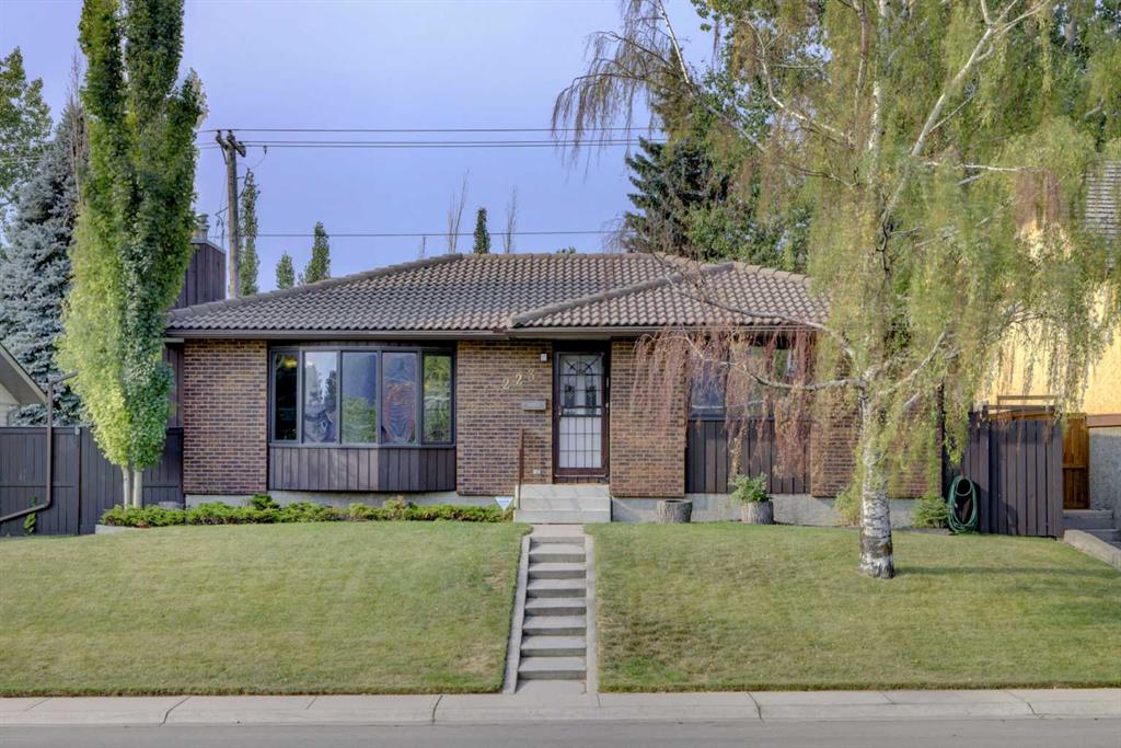 Picture of 223 Silvercreek Drive NW, Calgary Real Estate Listing