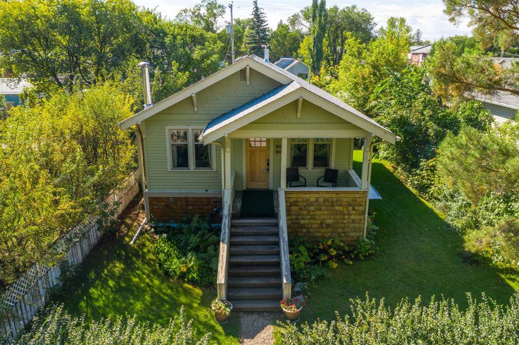 Picture of 219 2 Avenue SE, High River Real Estate Listing