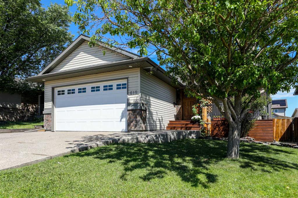 Picture of 615 51 Avenue , Coalhurst Real Estate Listing