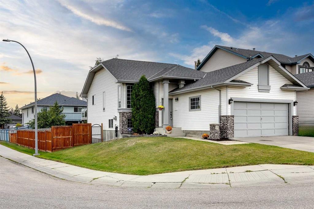 Picture of 27 Citadel Pass Crescent NW, Calgary Real Estate Listing