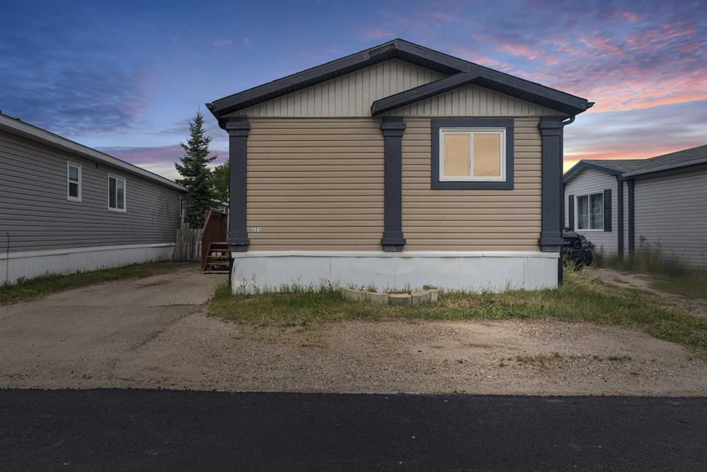 Picture of 321 Grey Crescent , Fort McMurray Real Estate Listing