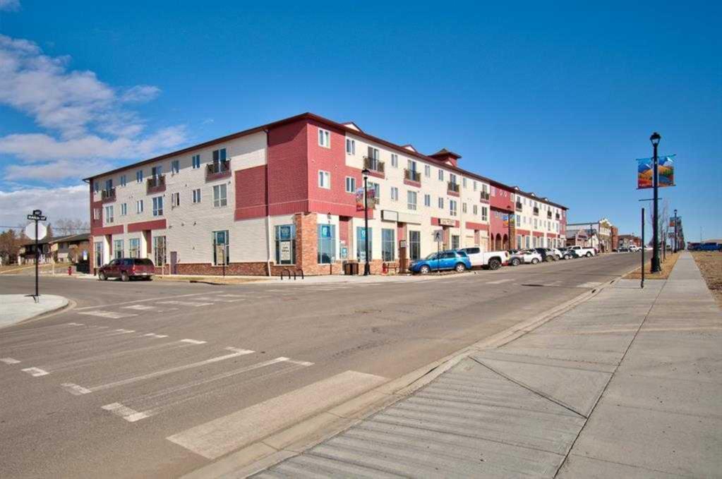 Picture of 221, 1010 Railway Street , Crossfield Real Estate Listing