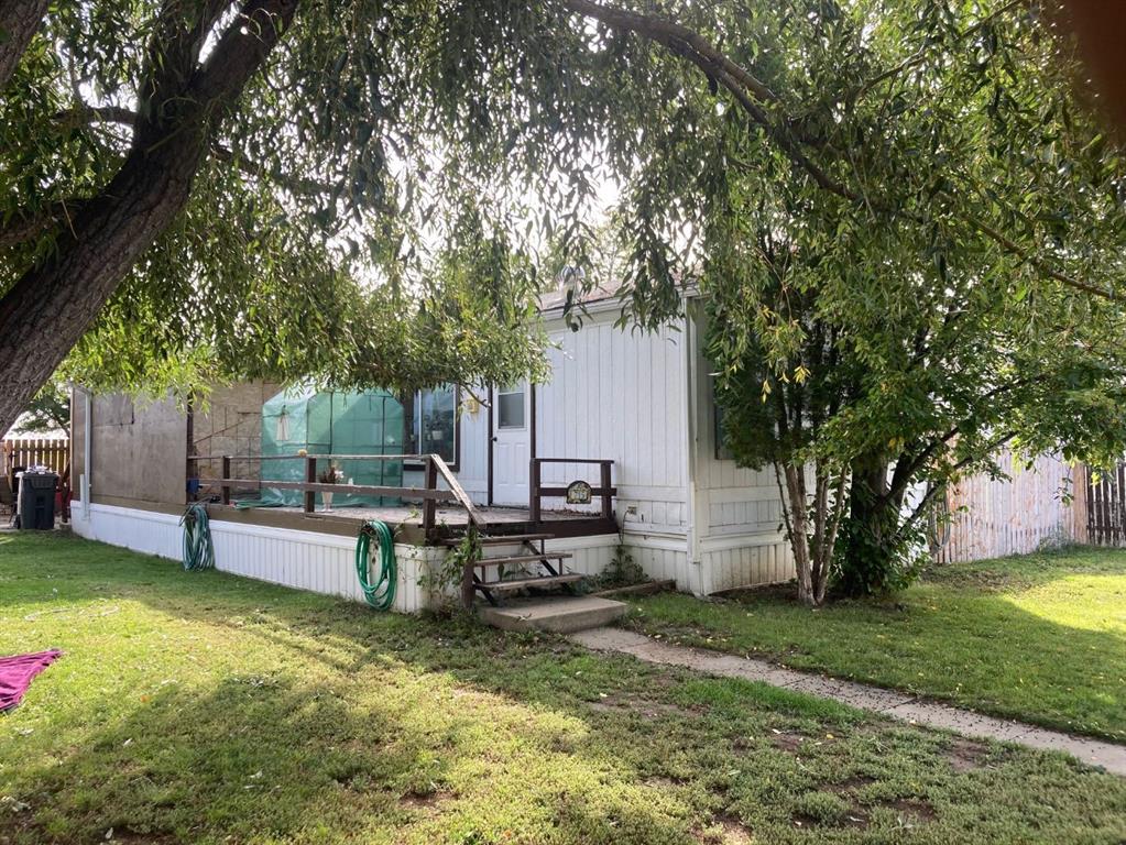 Picture of 715 7 Street SE, Redcliff Real Estate Listing