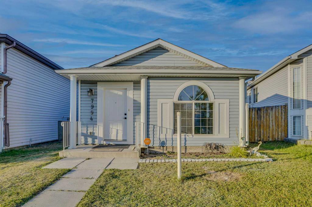 Picture of 7994 Laguna Way NE, Calgary Real Estate Listing