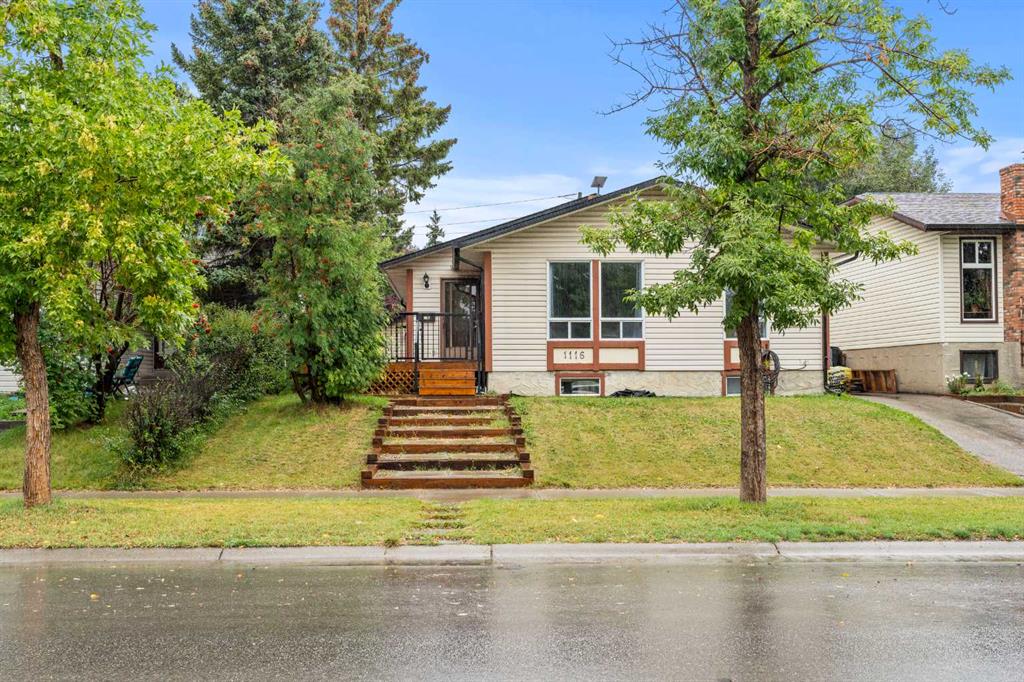 Picture of 1116 Ranchlands Boulevard NW, Calgary Real Estate Listing