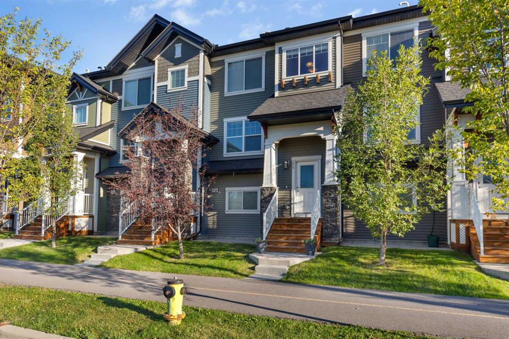 Picture of 11 Nolan Hill Boulevard NW, Calgary Real Estate Listing