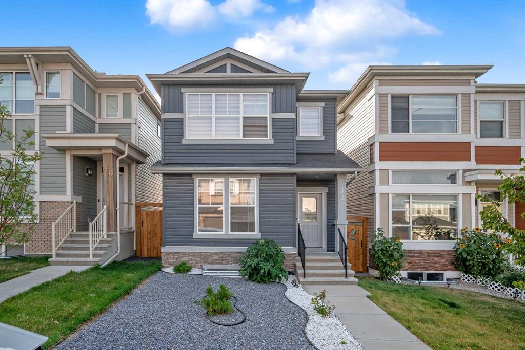 Picture of 32 ambelside Crescent NW, Calgary Real Estate Listing