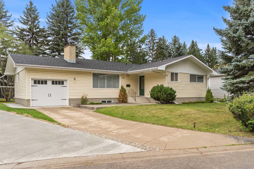 Picture of 20 Varsplain Place NW, Calgary Real Estate Listing