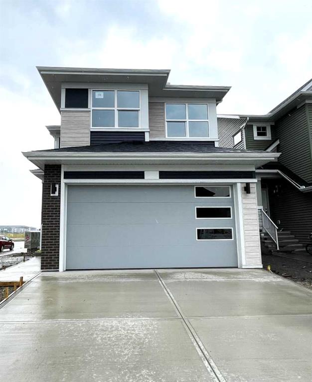 Picture of 128 Corner Glen Crescent NE, Calgary Real Estate Listing